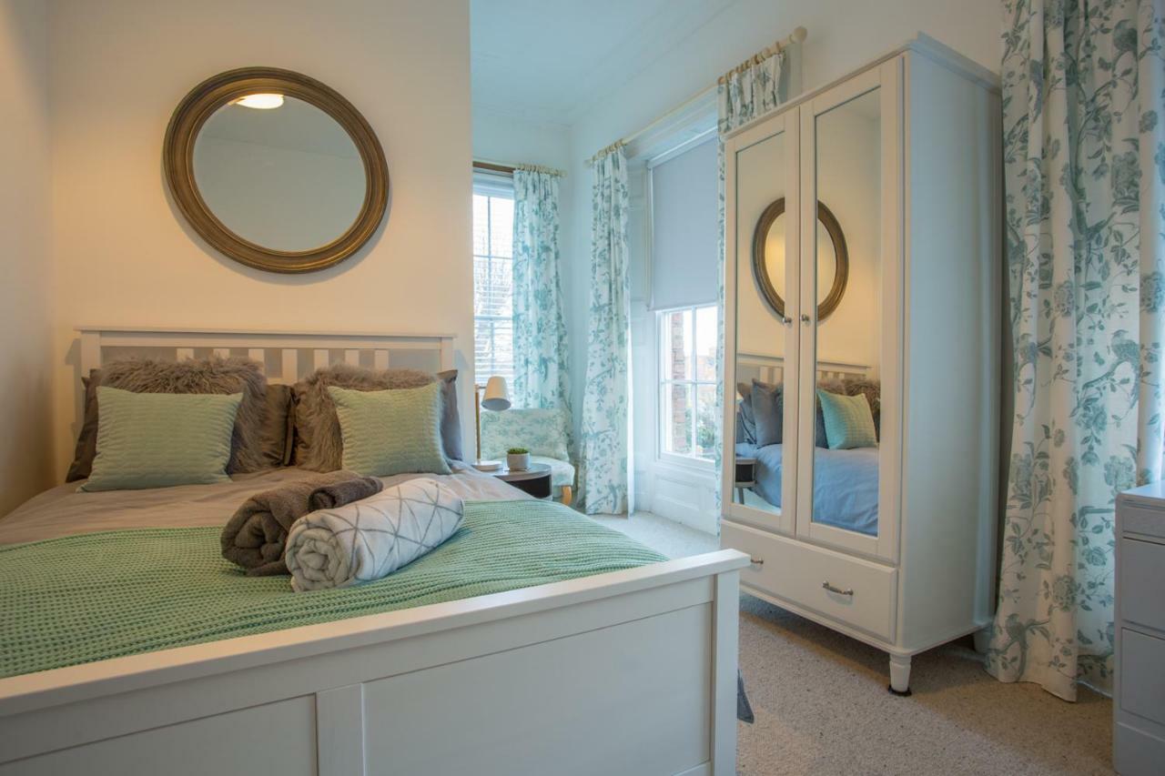 Stylish Apartment Close To Gloucester Quays & Docks Экстерьер фото